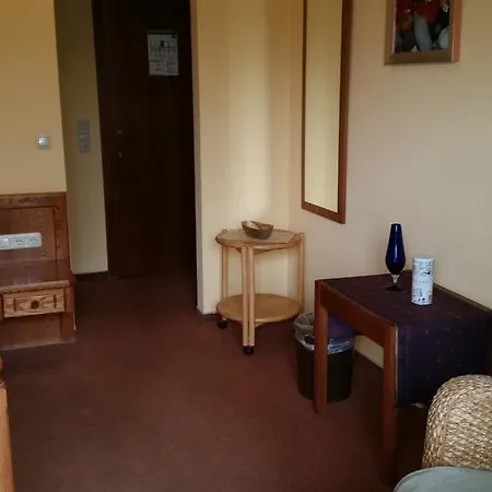 Kurparkhotel Konukevi