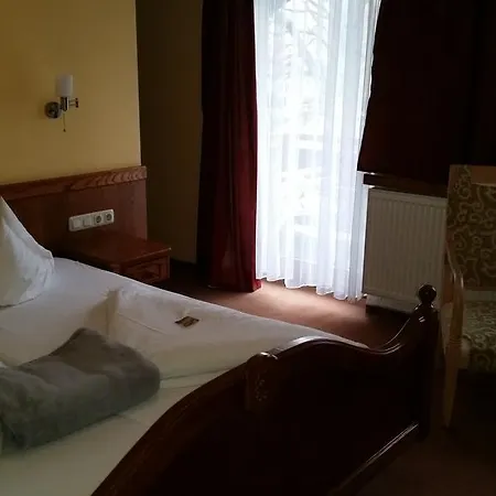 Konukevi Kurparkhotel 3*